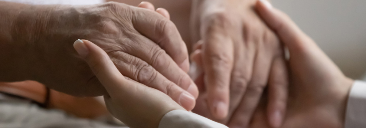 Bestatter unterstützt trauernden