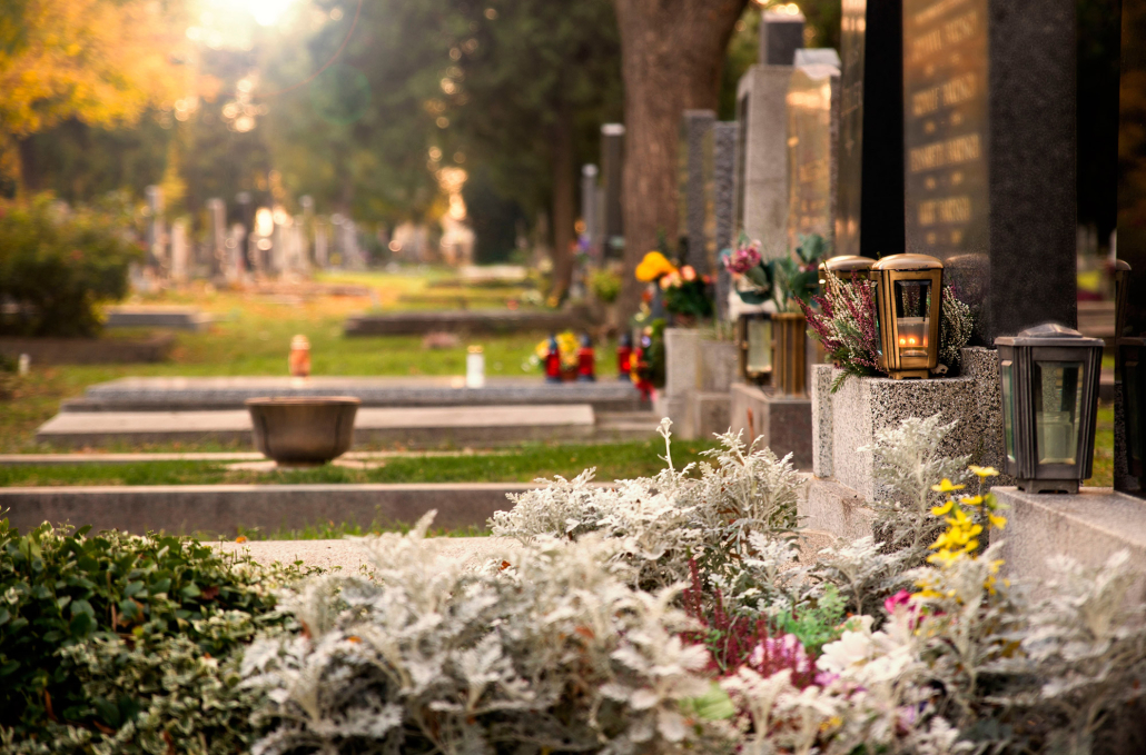 Friedhof bei Sonnenuntergang