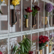 Kolumbarium mit Blumen