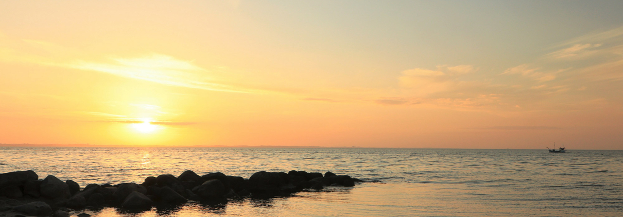 Küste bei Sonnenuntergang