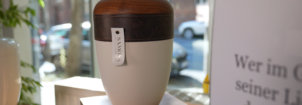 Urne im Bestattungshaus Klaus