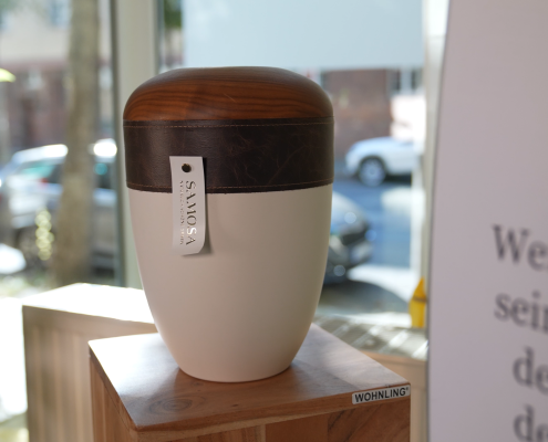 Urne im Bestattungshaus Klaus